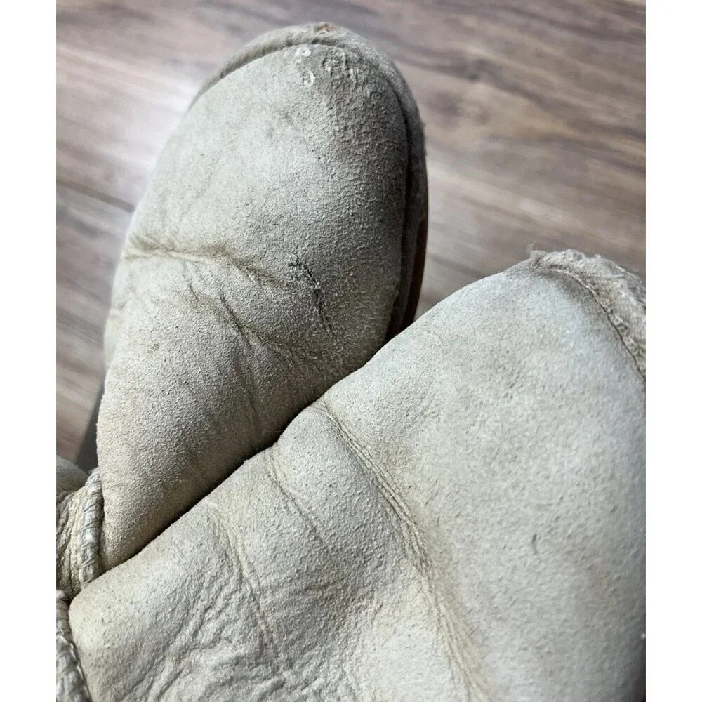 UGG Classic Short Sheepskin Boots Beige Winter Size 6 Women’s